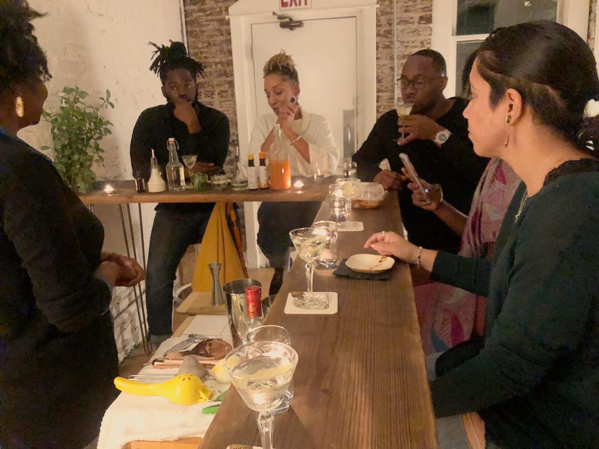 A tasting at the bar at Waterlab